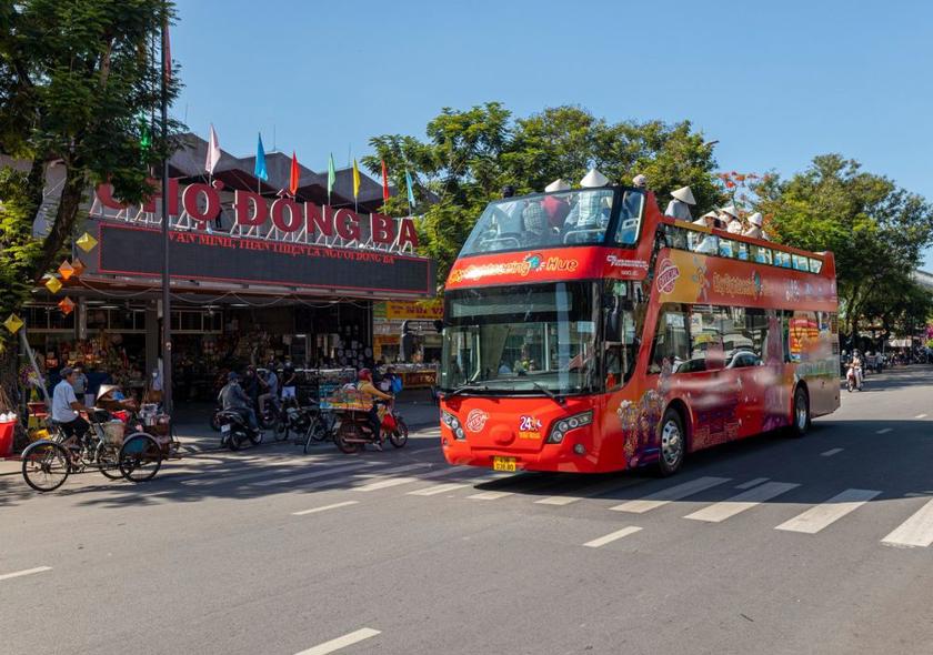 Hue-sightseeing-bus