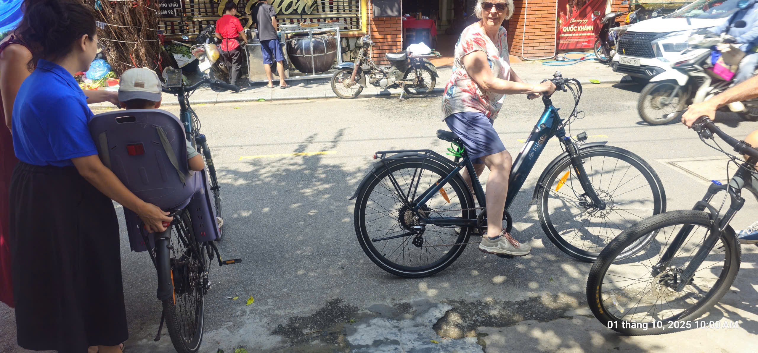 Khám Phá Huế Một Cách Độc Đáo Với Dịch Vụ Thuê Xe Đạp Trợ Lực Điện Tại Huế Smile Travel